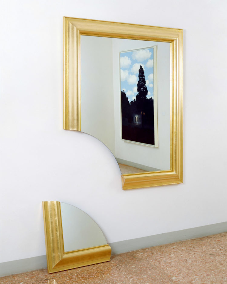 Michelangelo Pistoletto, Broken Mirror
(Specchio spezzato) 1978, © 2022 Michelangelo
Pistoletto; Foto: © bpk | The Solomon
R. Guggenheim Foundation | Art Resource, NY